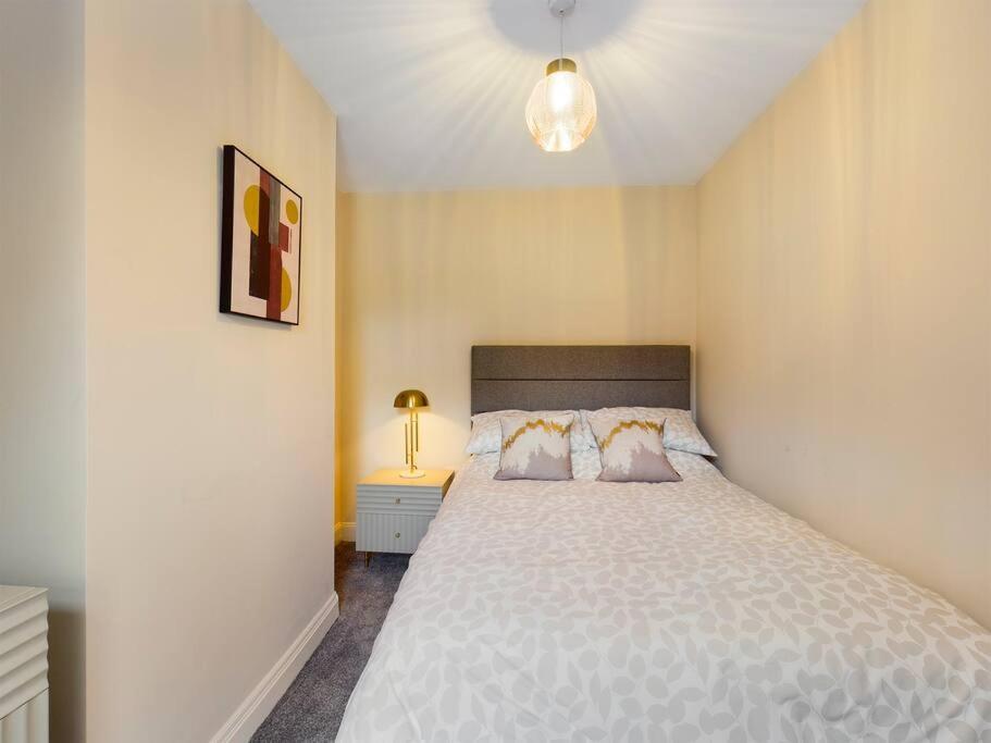 It'S Broadway Baby! Great House Close To City Centre 벨파스트 외부 사진