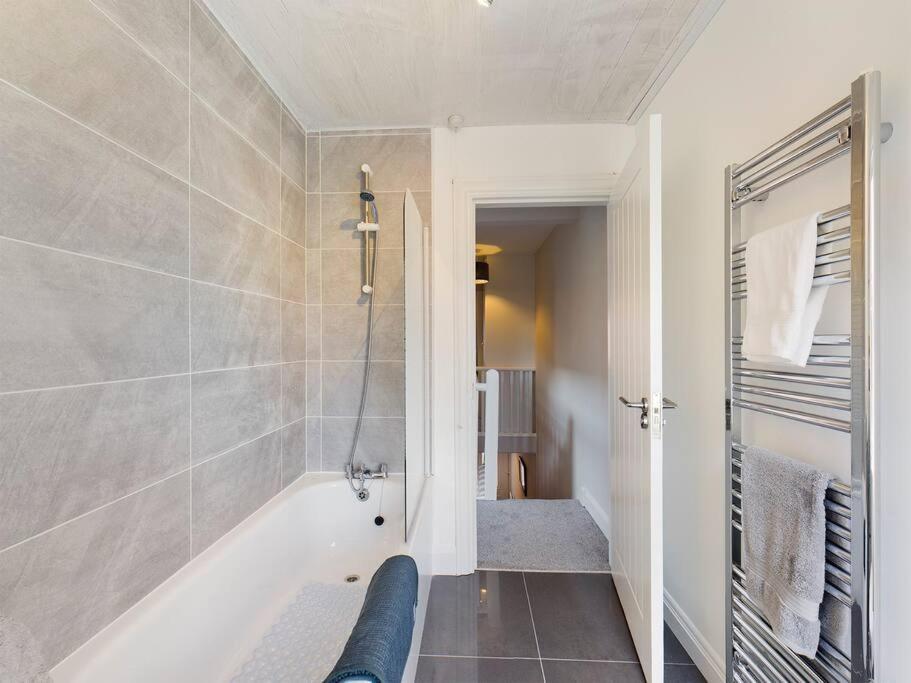 It'S Broadway Baby! Great House Close To City Centre 벨파스트 외부 사진